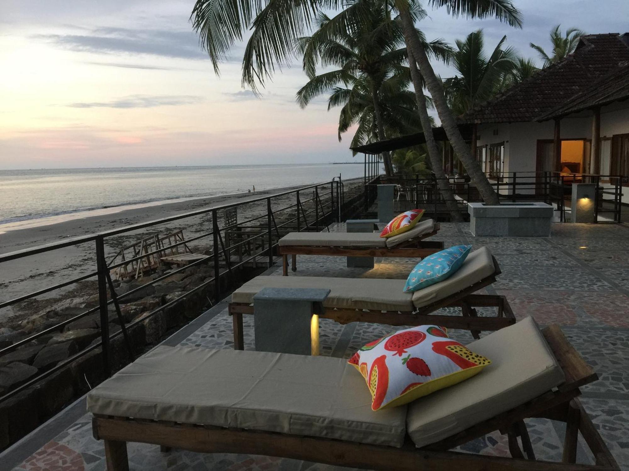 Готель 36 Palms Boutique Retreat Черай-Біч Екстер'єр фото